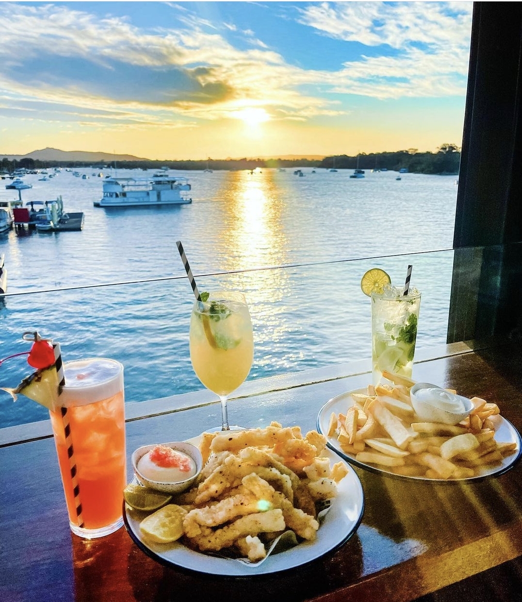 noosa river cruise restaurant